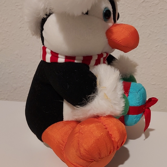 Vintage Christmas Stuffins Penguin Parachute Hat Scarf Present 1994 8" White Fur - Picture 2 of 9